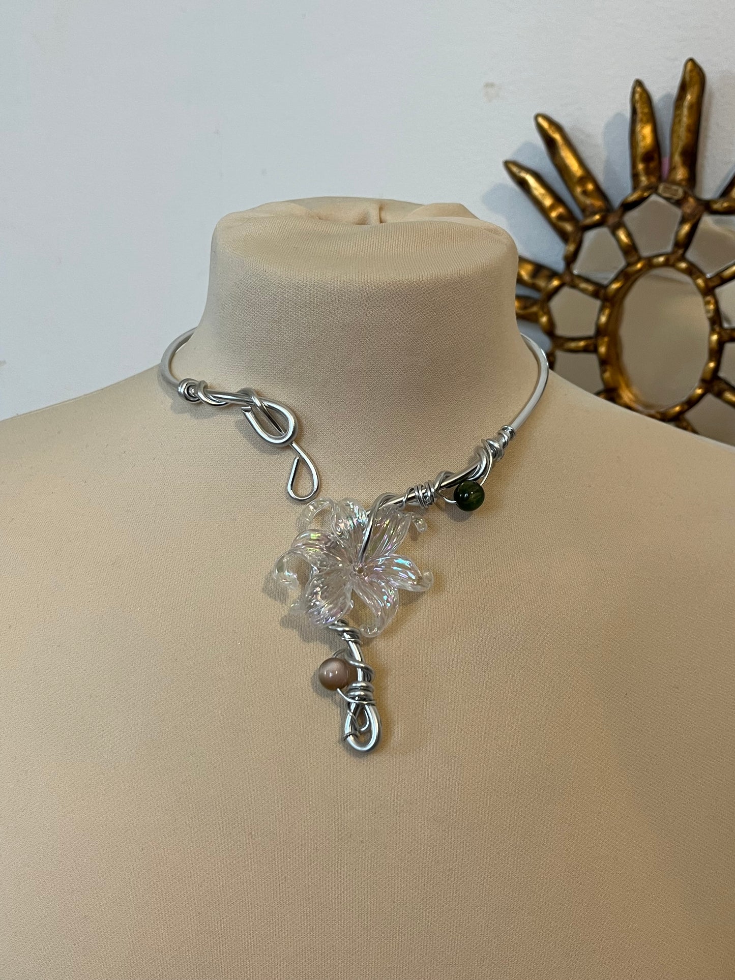 1necklace flower beads