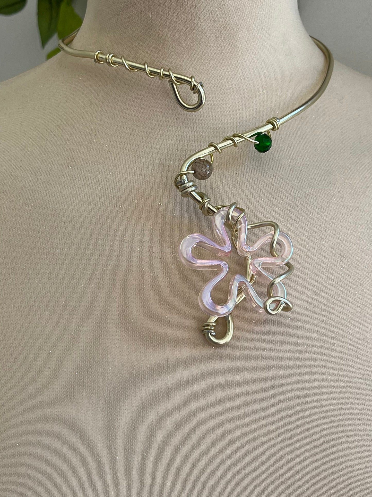 amaryllis flower necklace