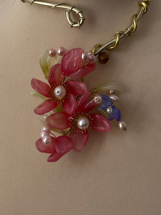 Crystal Veil glass pink necklace