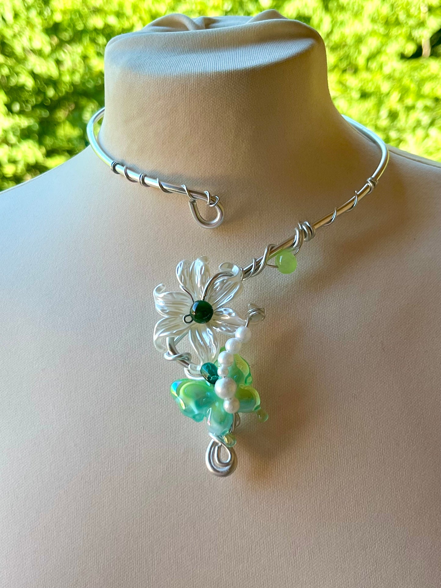 Handmade Silver Color Wire-Wrapped White & Turquoise Floral Choker with Pearls