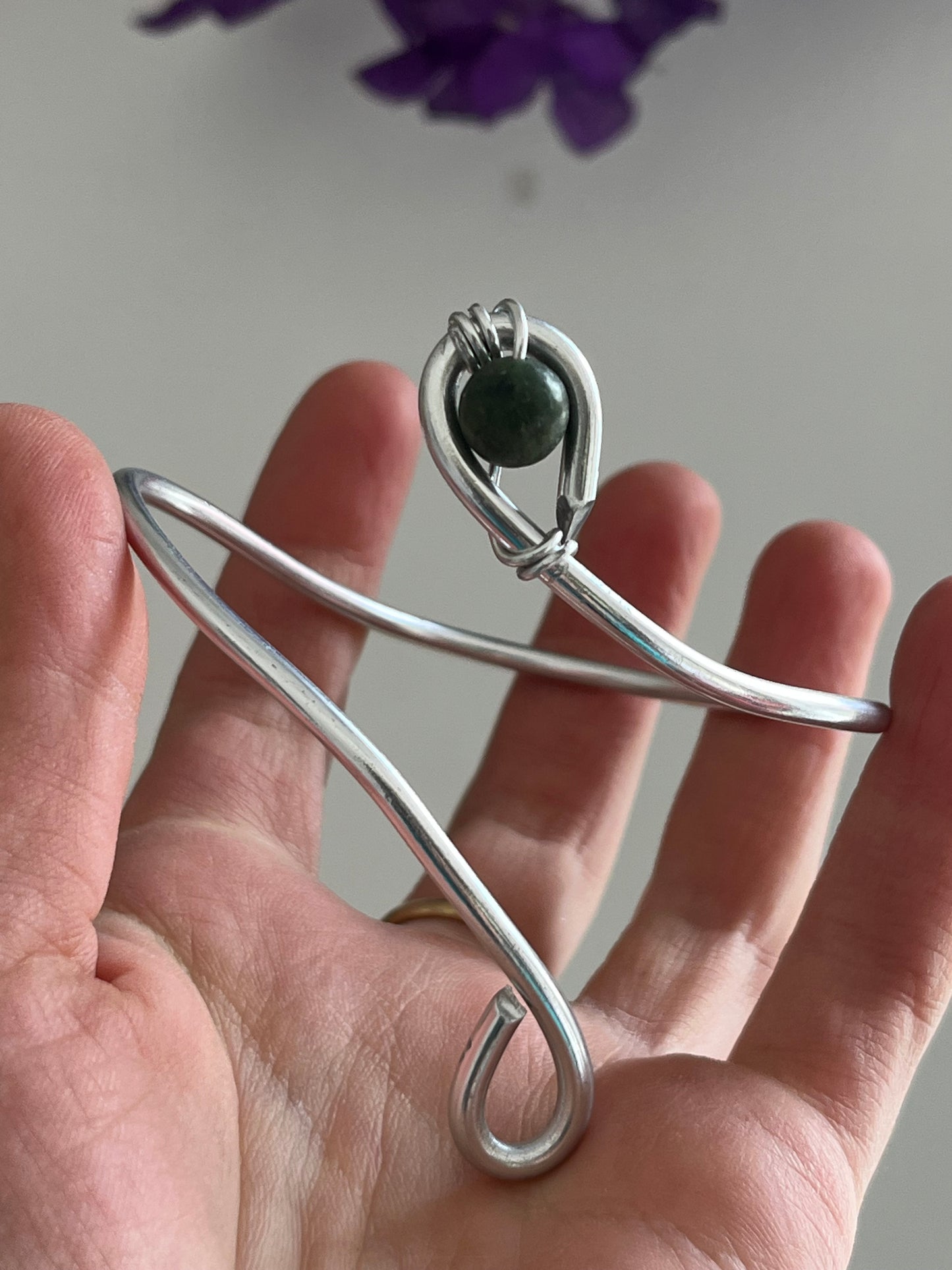 plant green bead bracelet