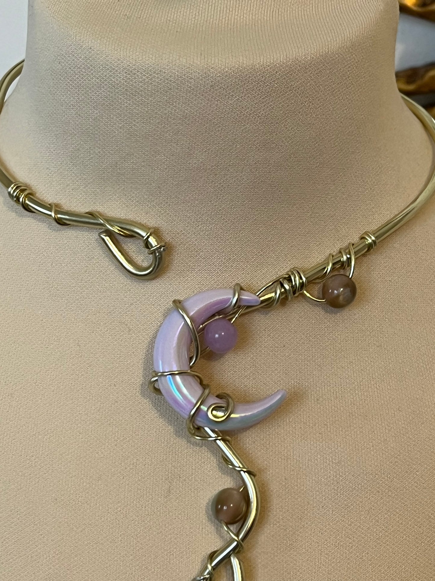 1necklace moon beads