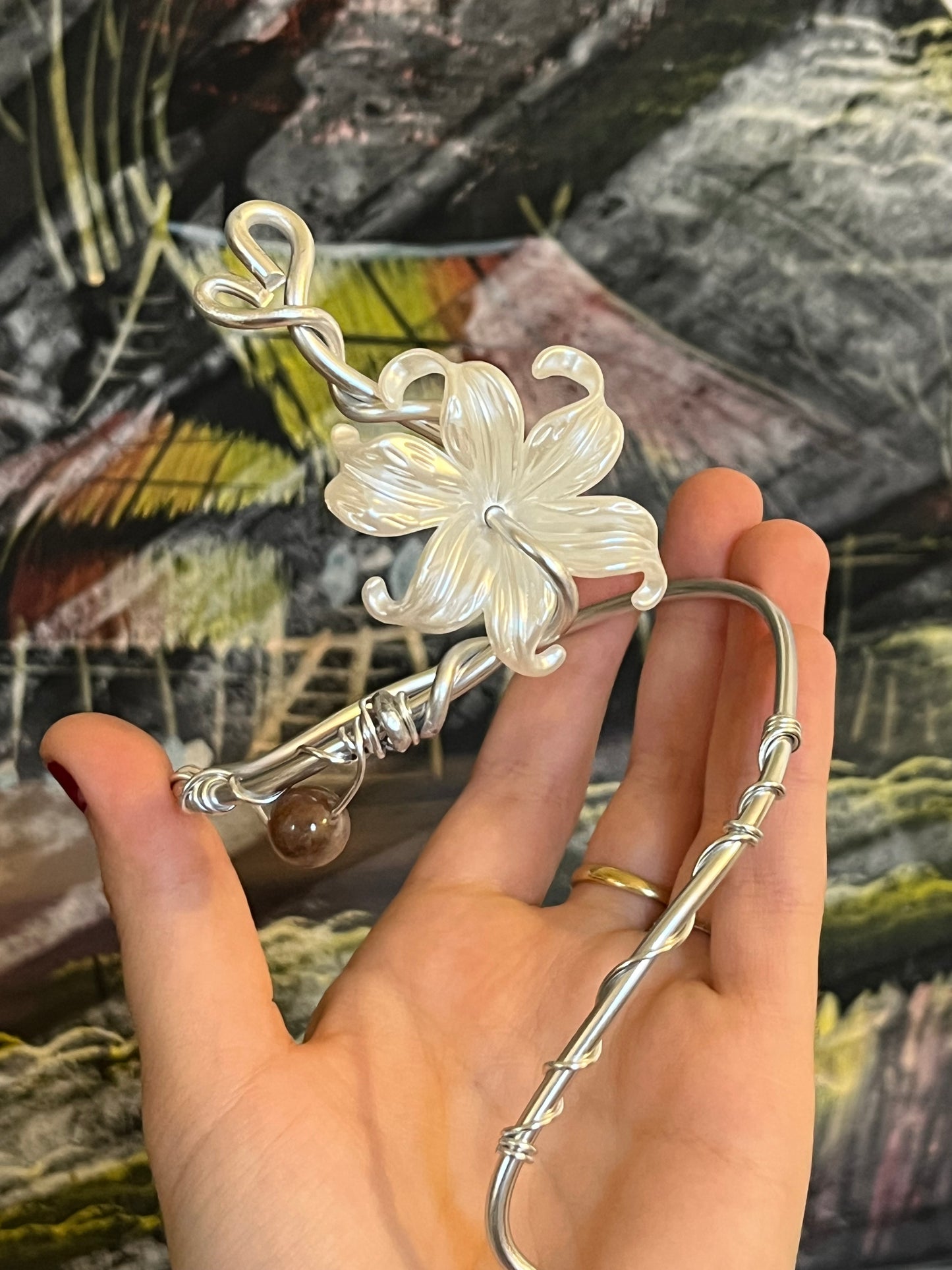 armcuff flower brown bead