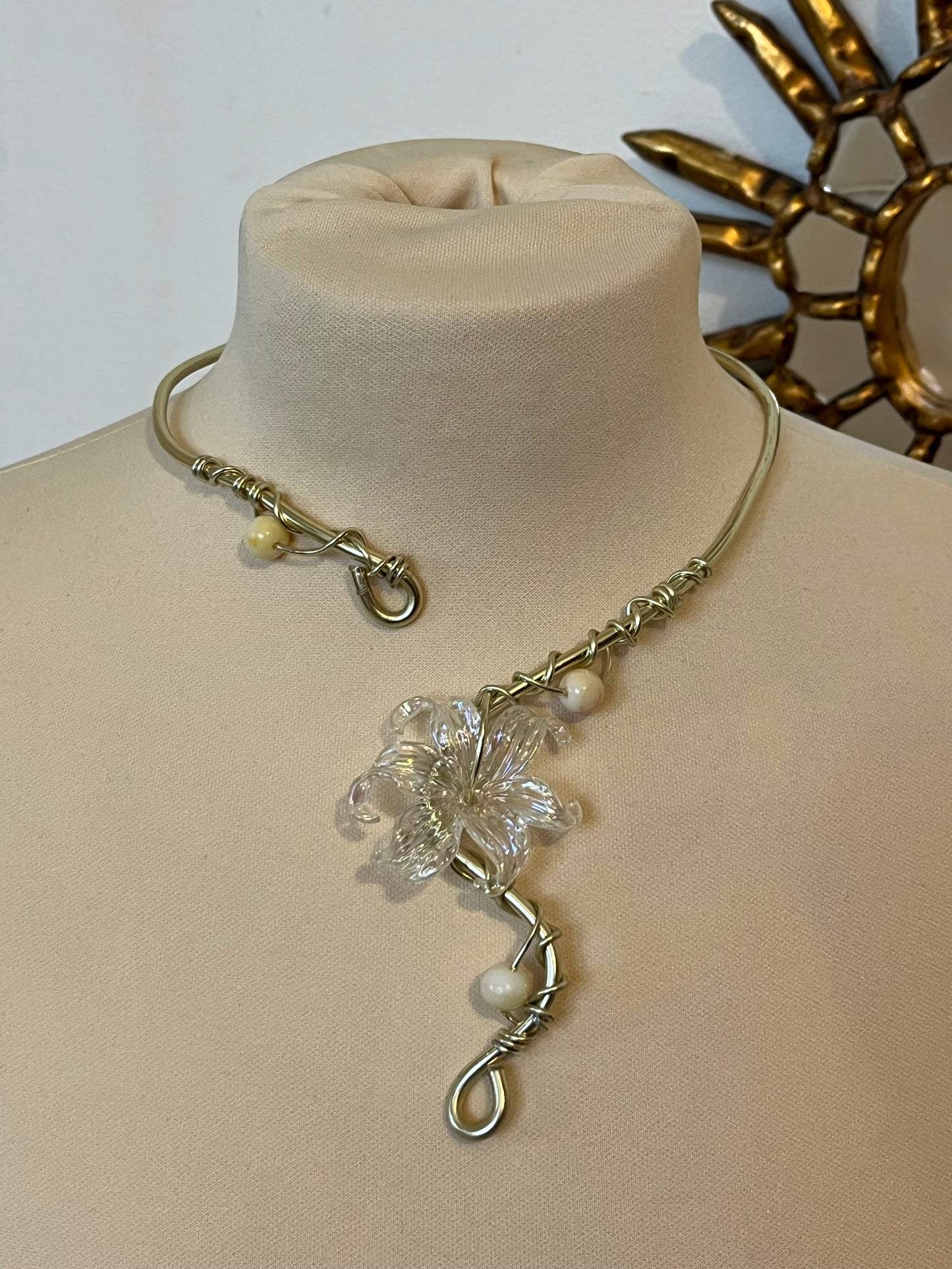 1necklace flower beads