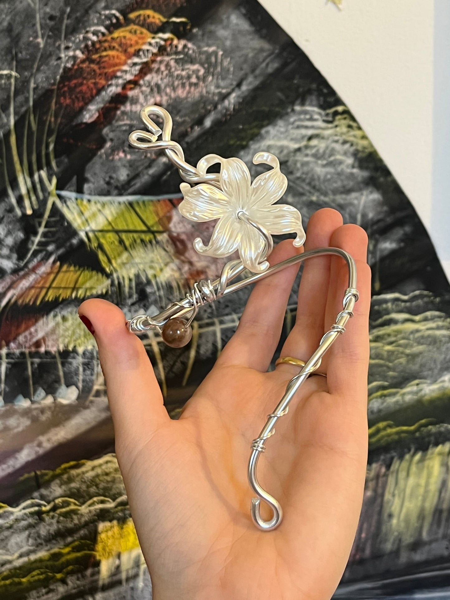 armcuff flower brown bead