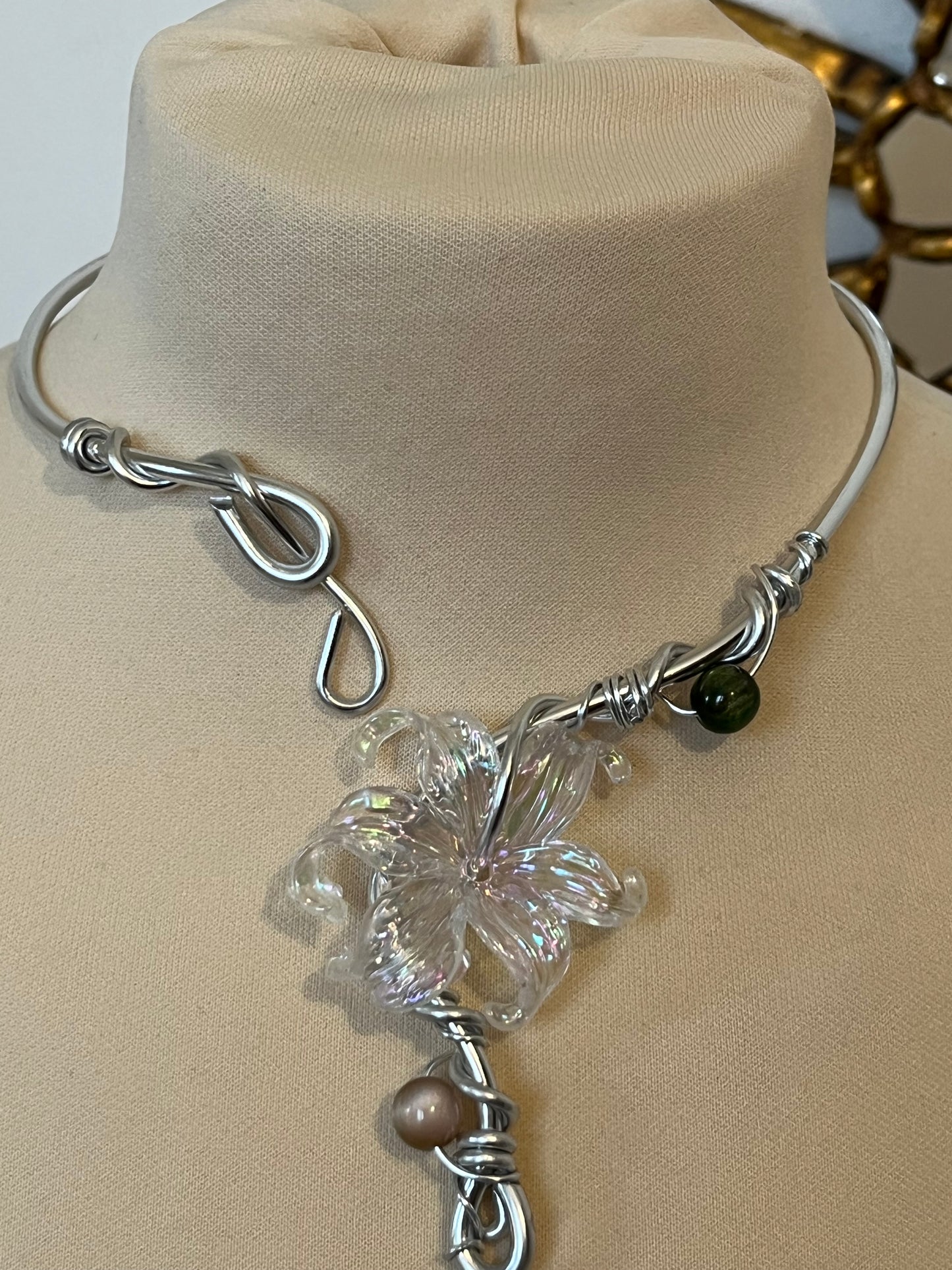 1necklace flower beads