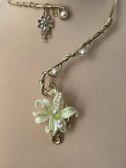 Silken Mistflower necklace