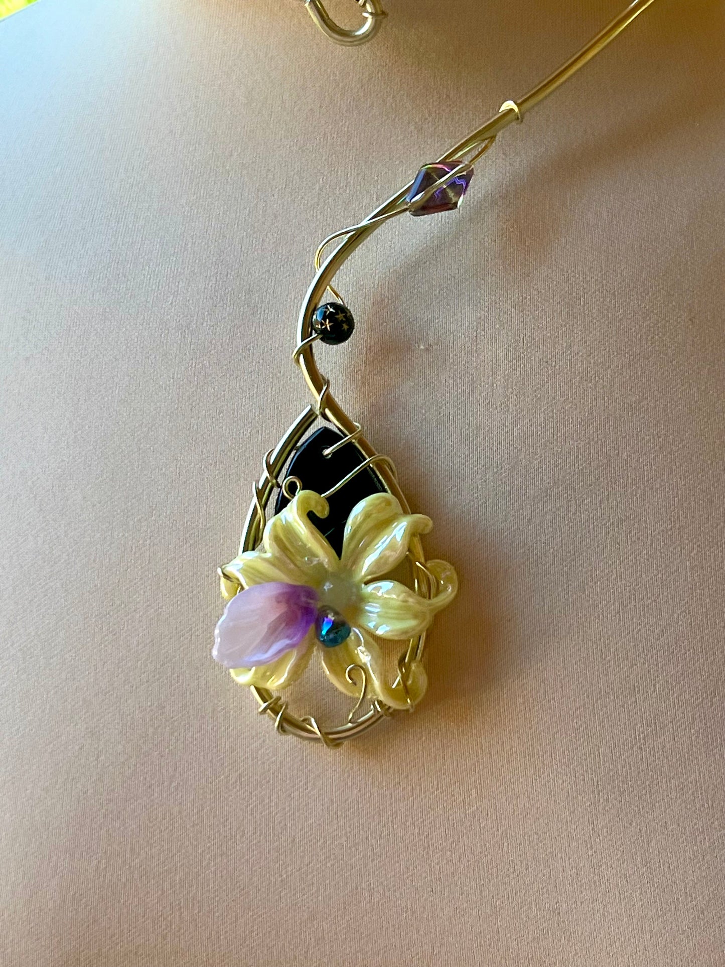 Handmade Gold Color Wire-Wrapped Floral & Dark Stone Teardrop Choker
