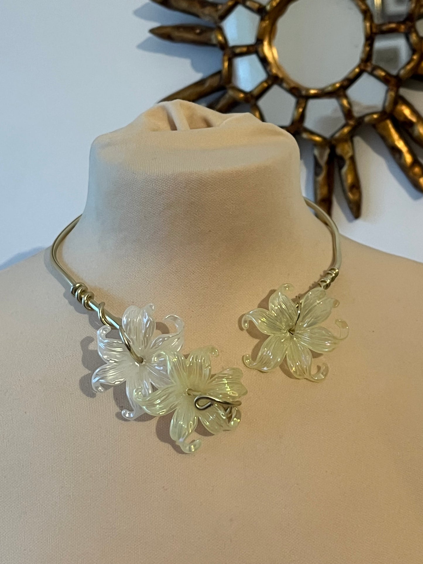 flower choker necklace