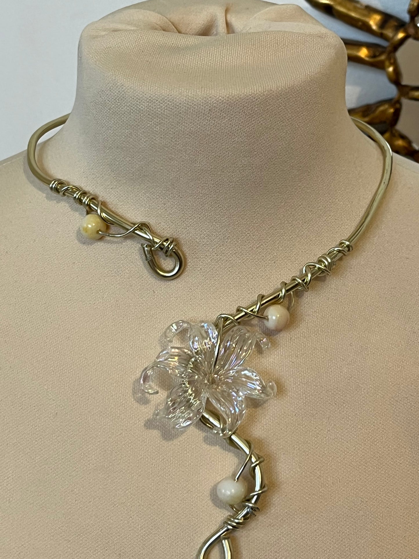 1necklace flower beads