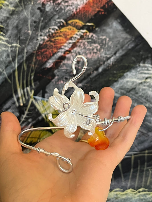 armcuff flower petal