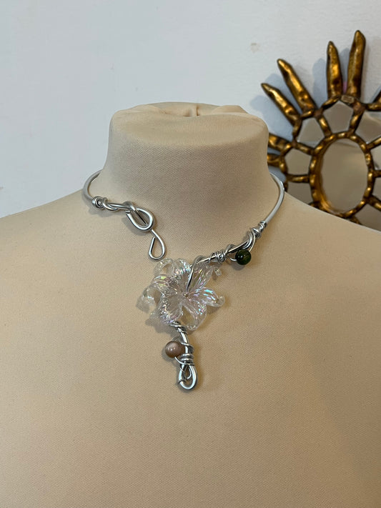 1necklace flower beads