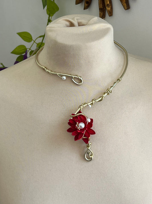 red rose pearl necklace