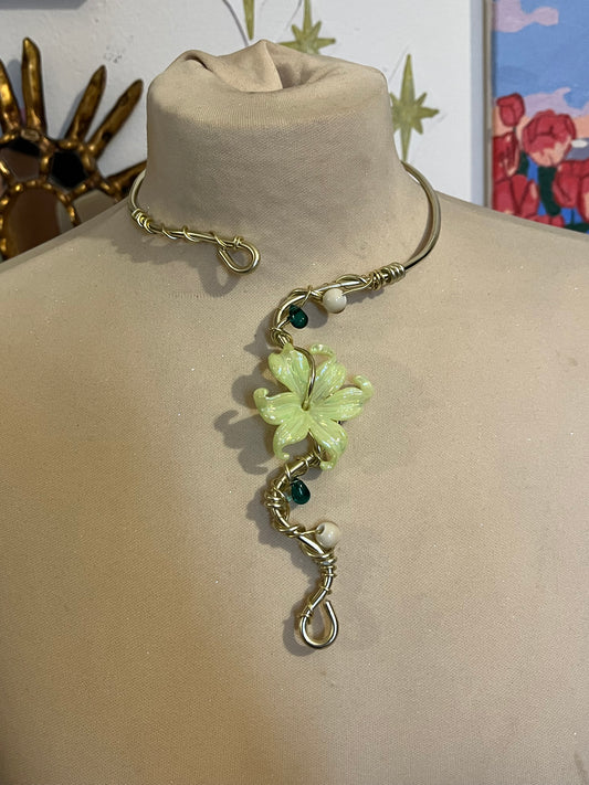 flower necklace gold colour