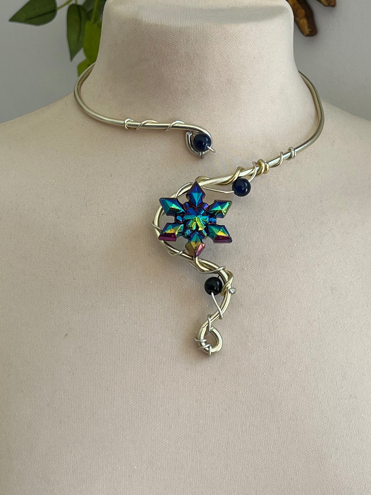 midnight snowdrop necklace