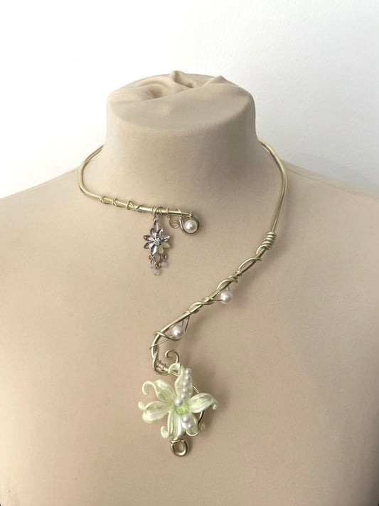 Silken Mistflower necklace