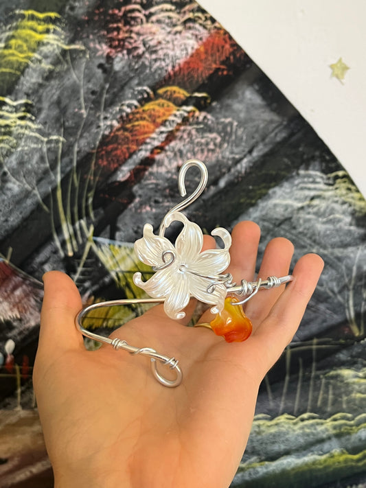 armcuff flower petal