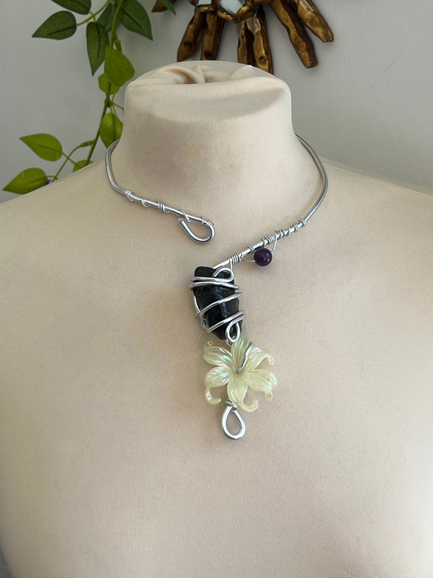 Midnight jasmine flower stone necklace