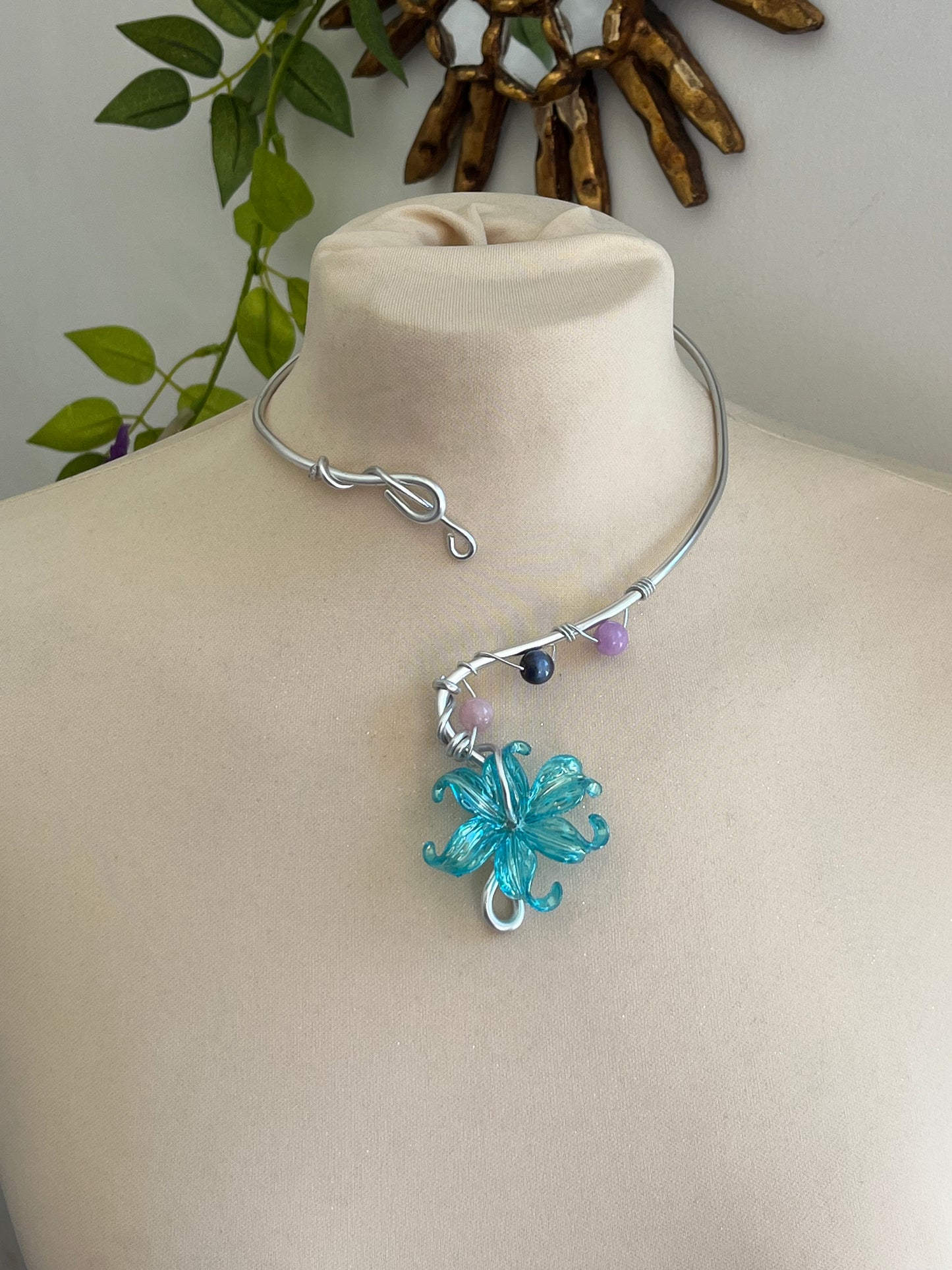 ortensia flower necklace