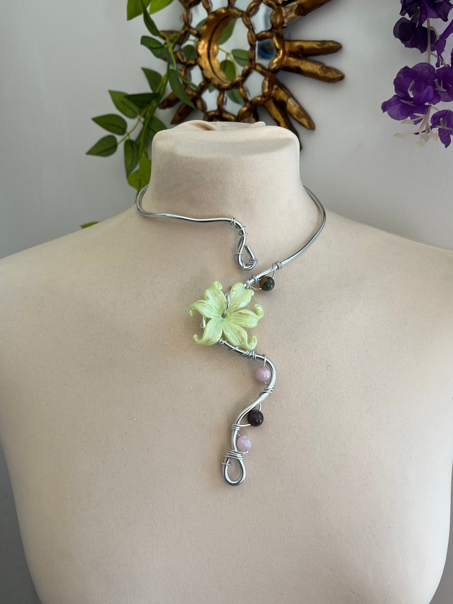 lily beads flower necklace