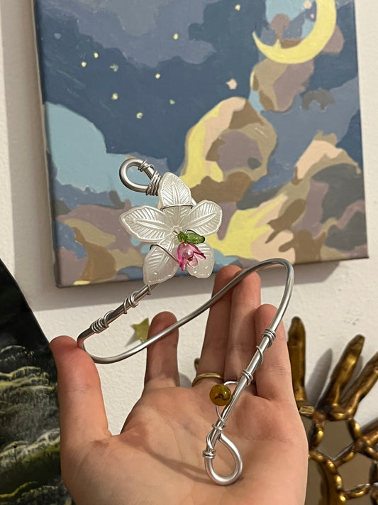armcuff flower bead