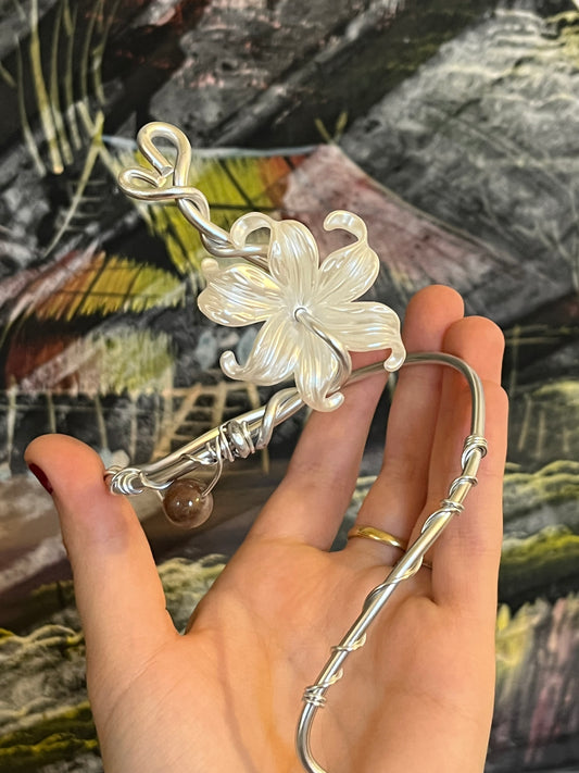 armcuff flower brown bead