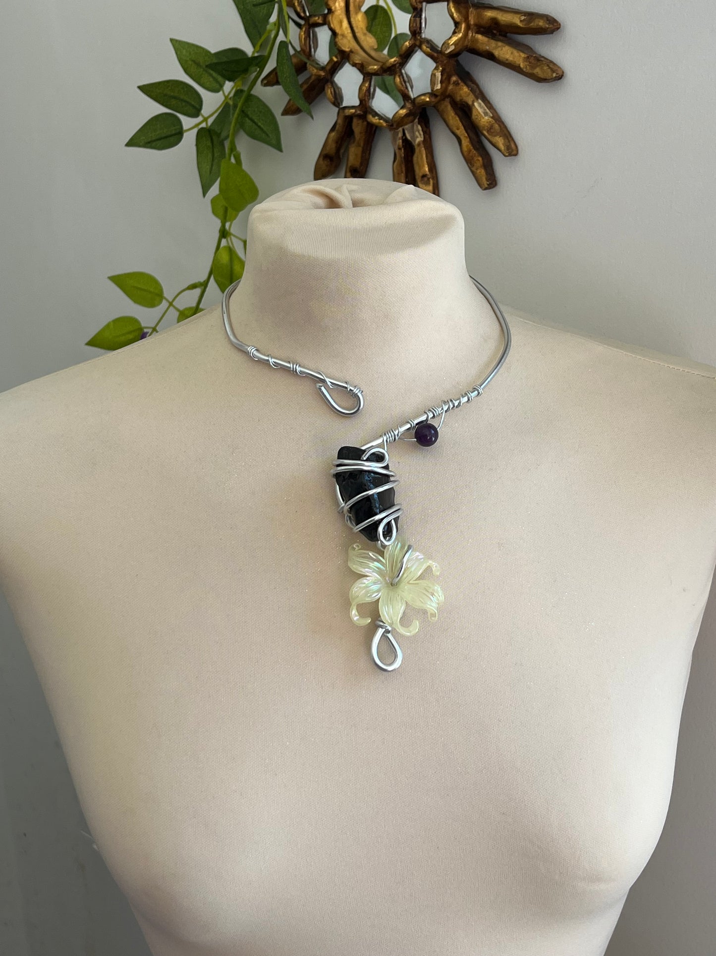 Midnight jasmine flower stone necklace