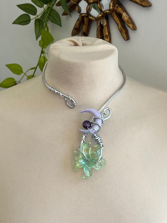 ivy moon necklace