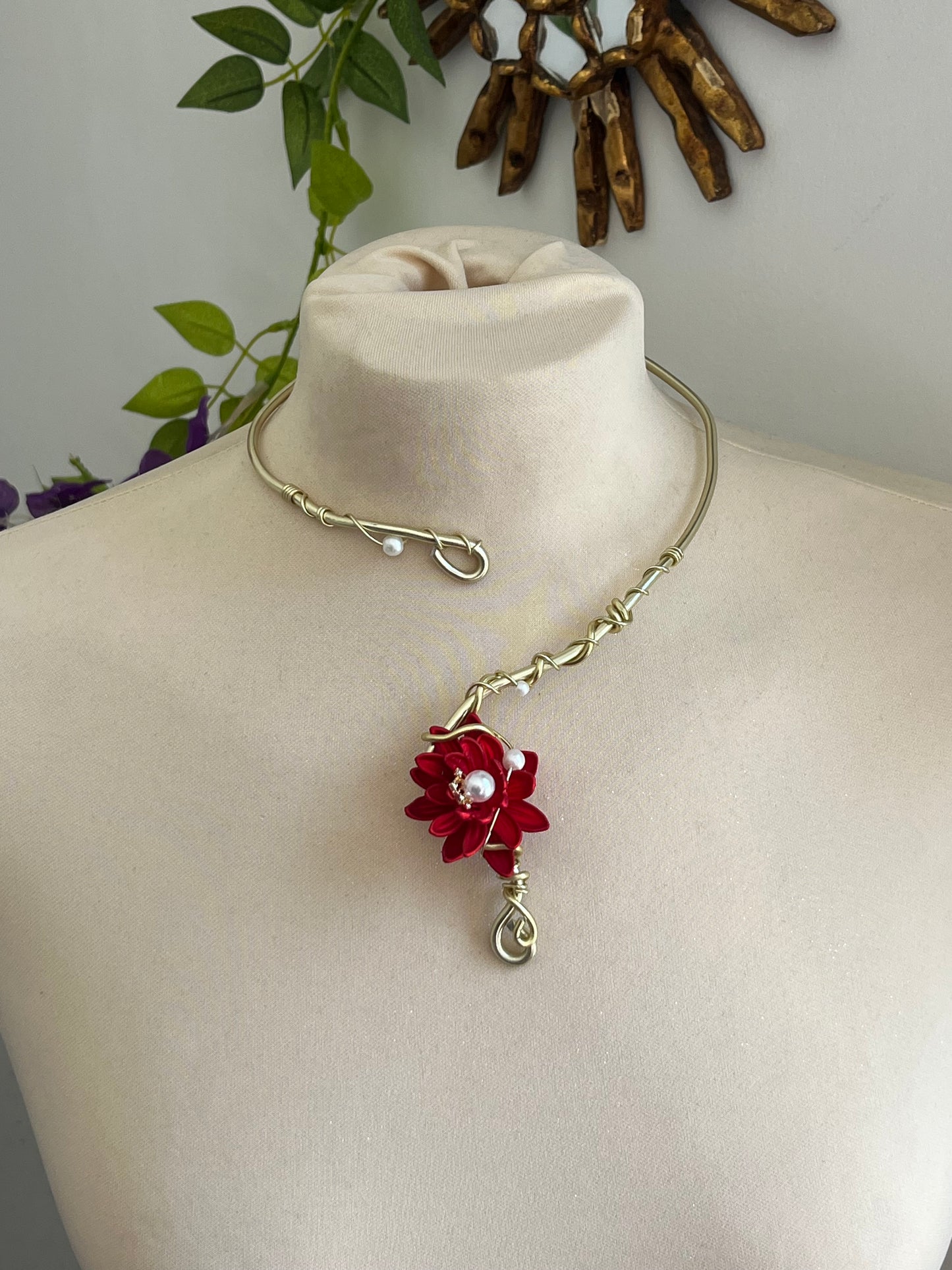 red rose pearl necklace