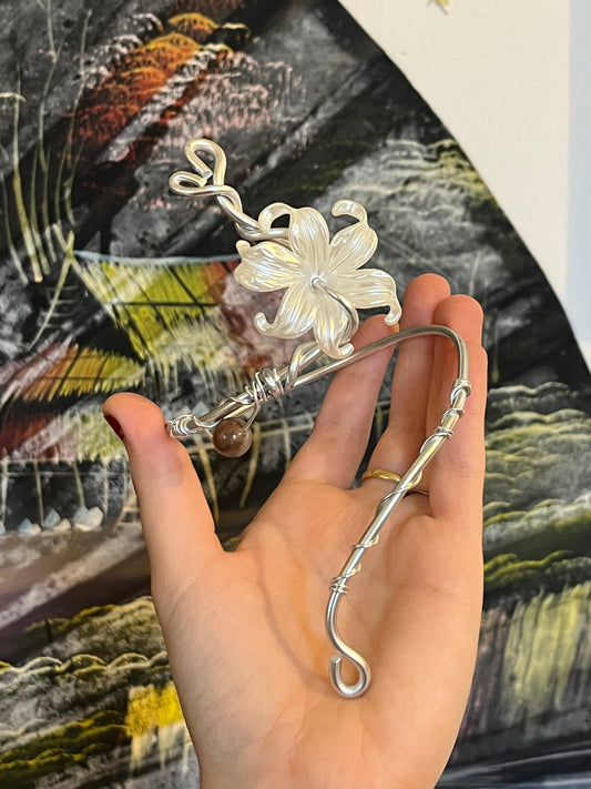 armcuff flower brown bead