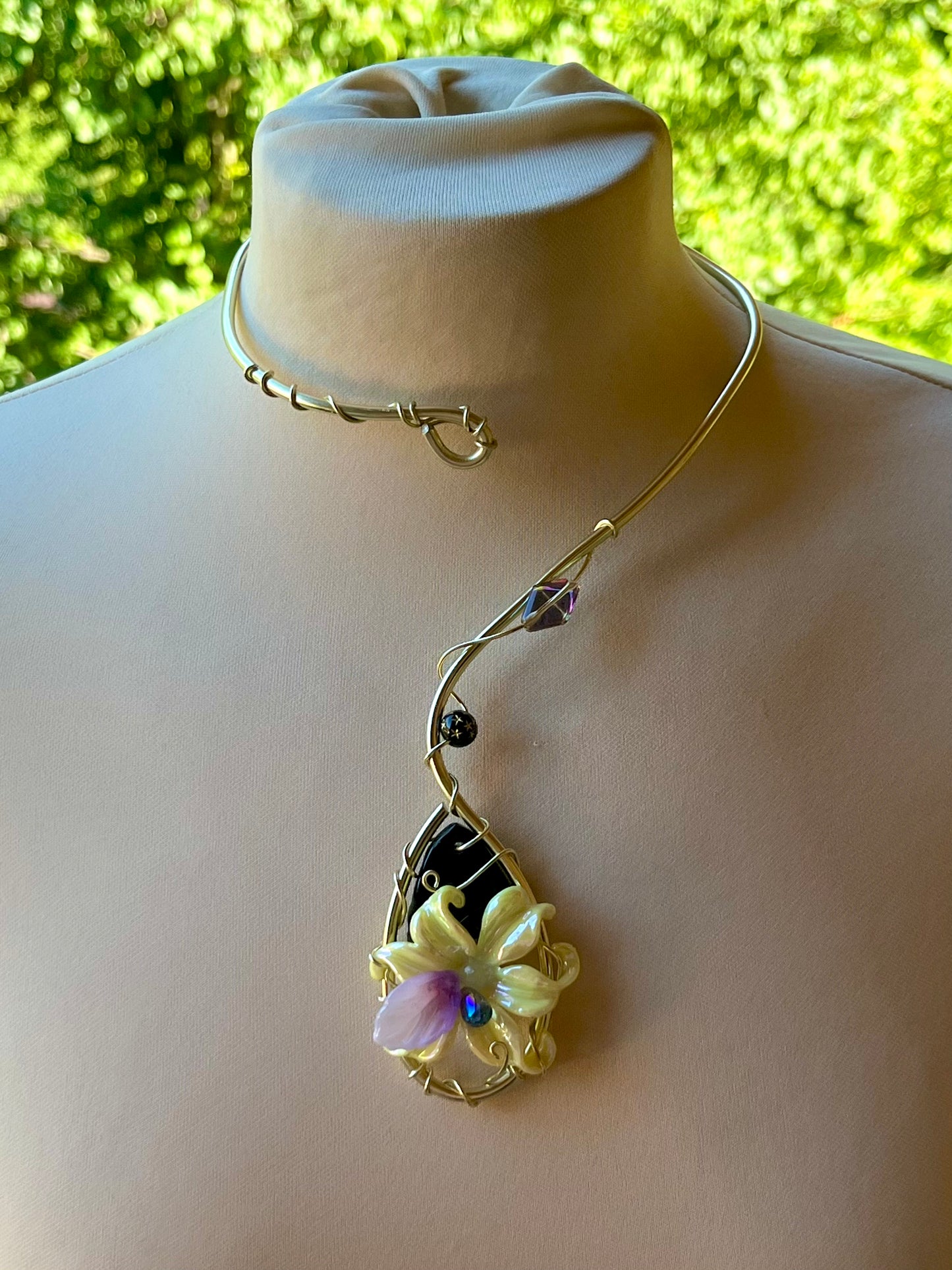 Handmade Gold Color Wire-Wrapped Floral & Dark Stone Teardrop Choker
