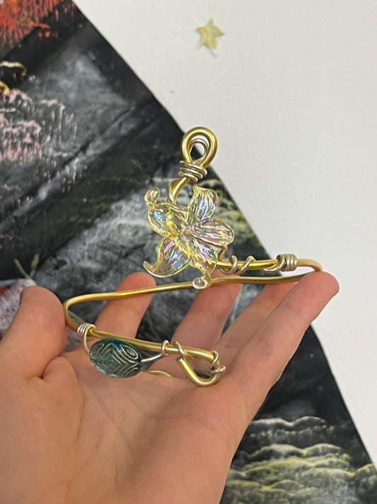 armcuff bead flower yellow