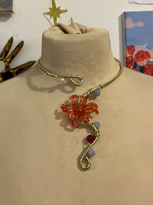 collana fiore rosso perline colorate