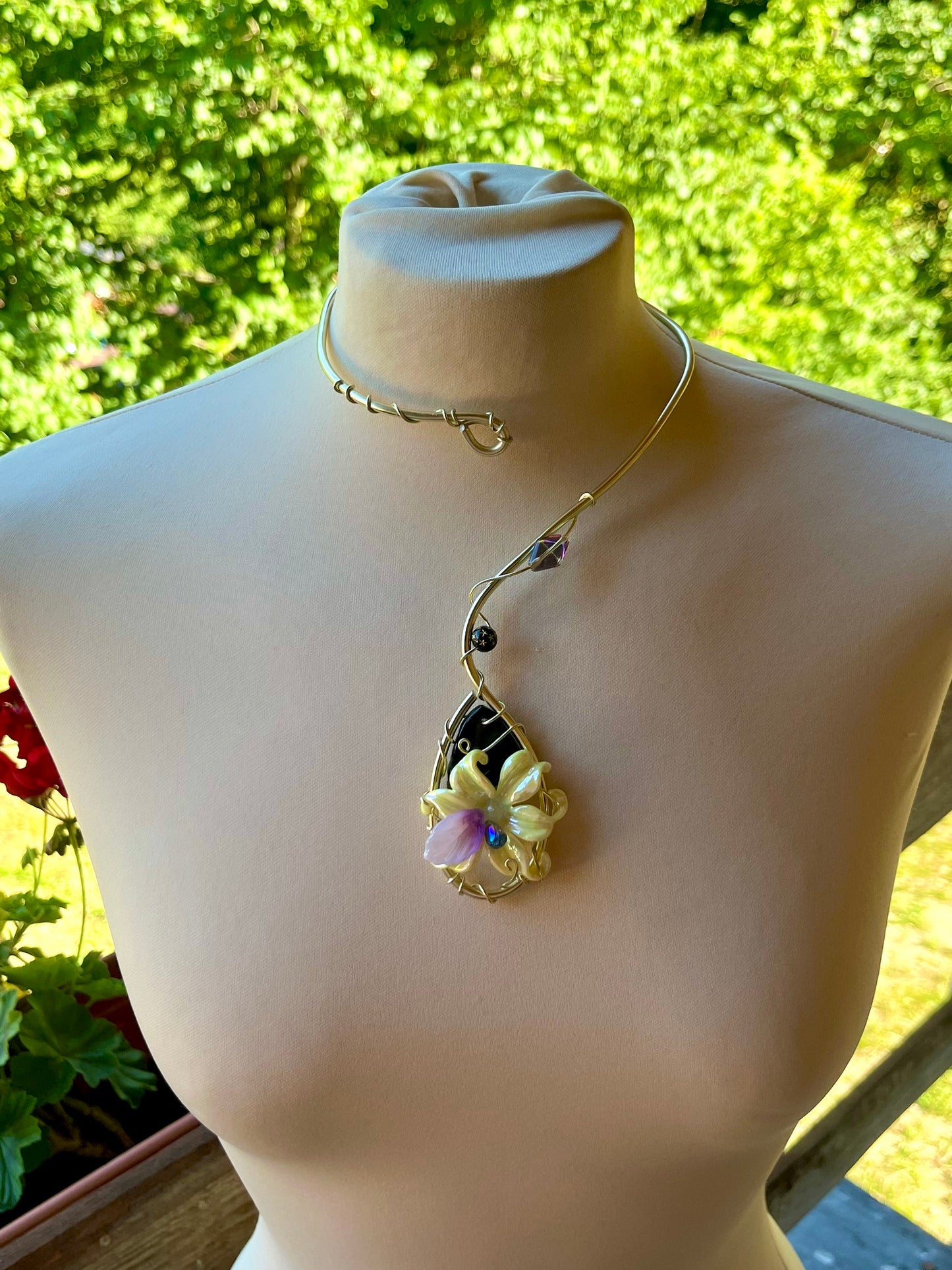 Handmade Gold Color Wire-Wrapped Floral & Dark Stone Teardrop Choker