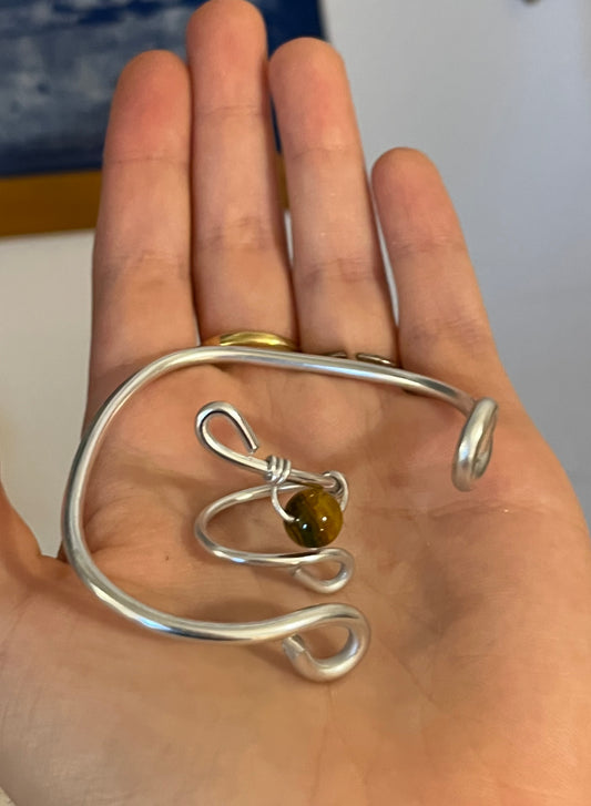 set ring and wrist bracelet