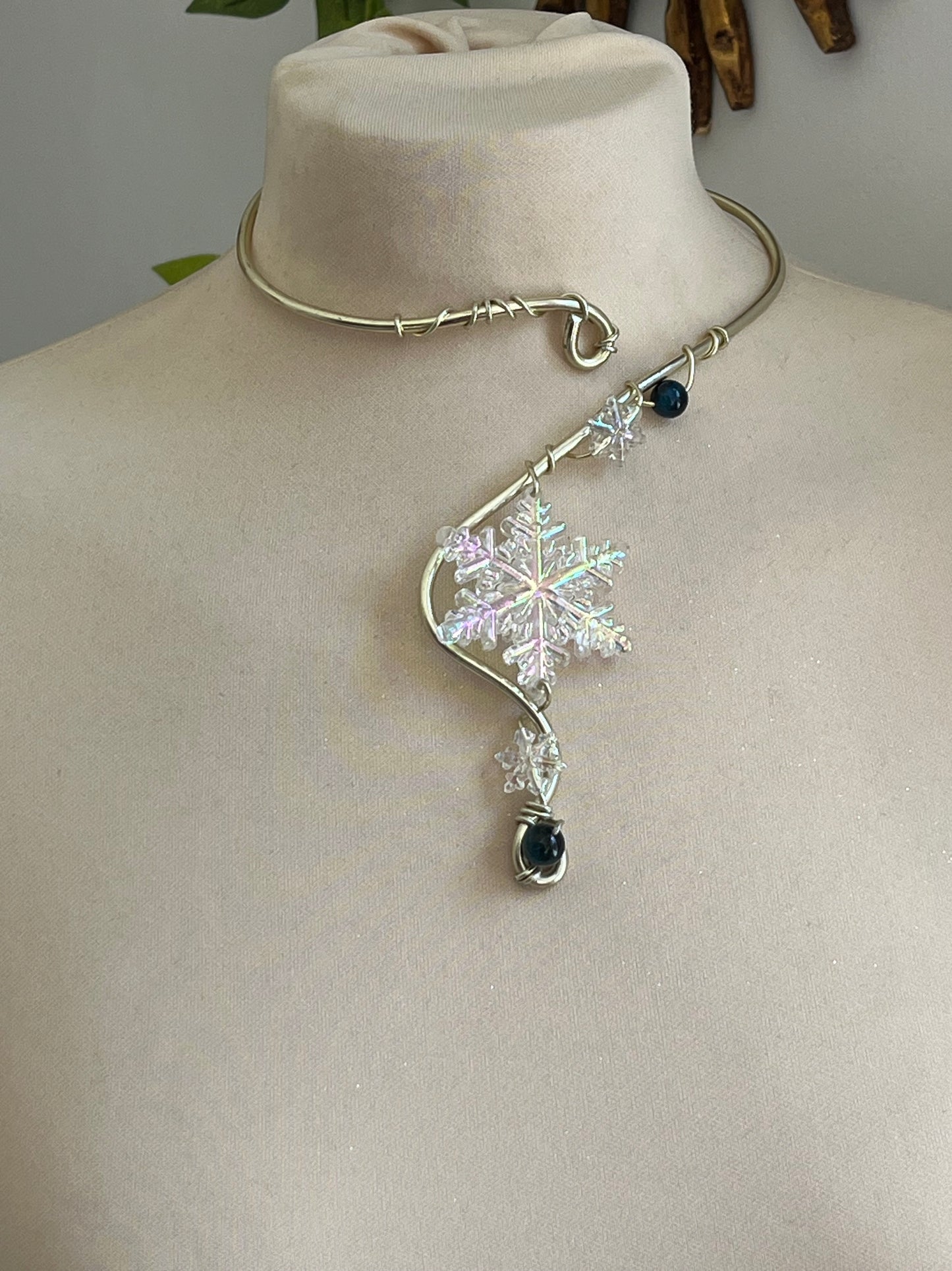 magic winter beads necklace