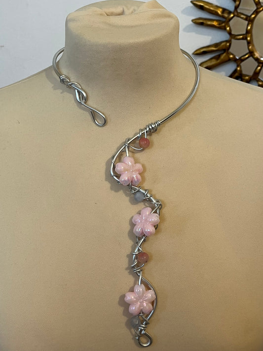 collana fiori rosa