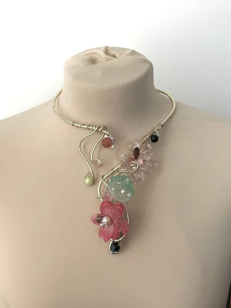 Frog Flora flower necklace