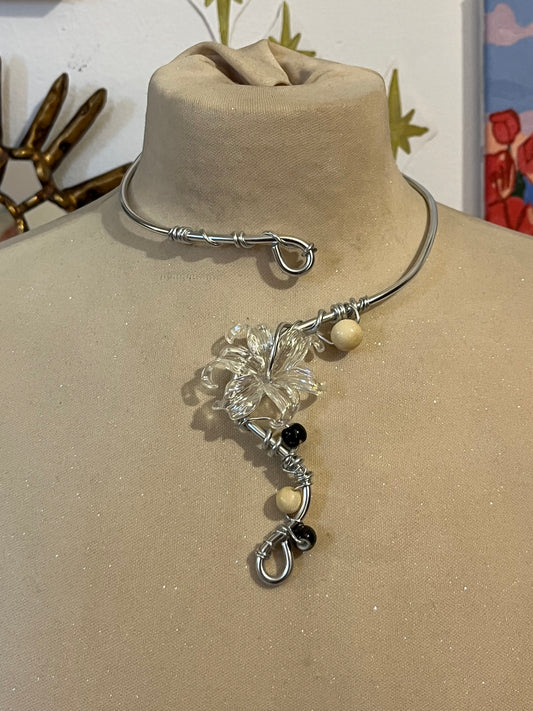 collana fiore trasparente perline