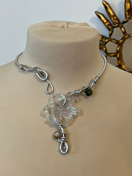 1necklace flower beads