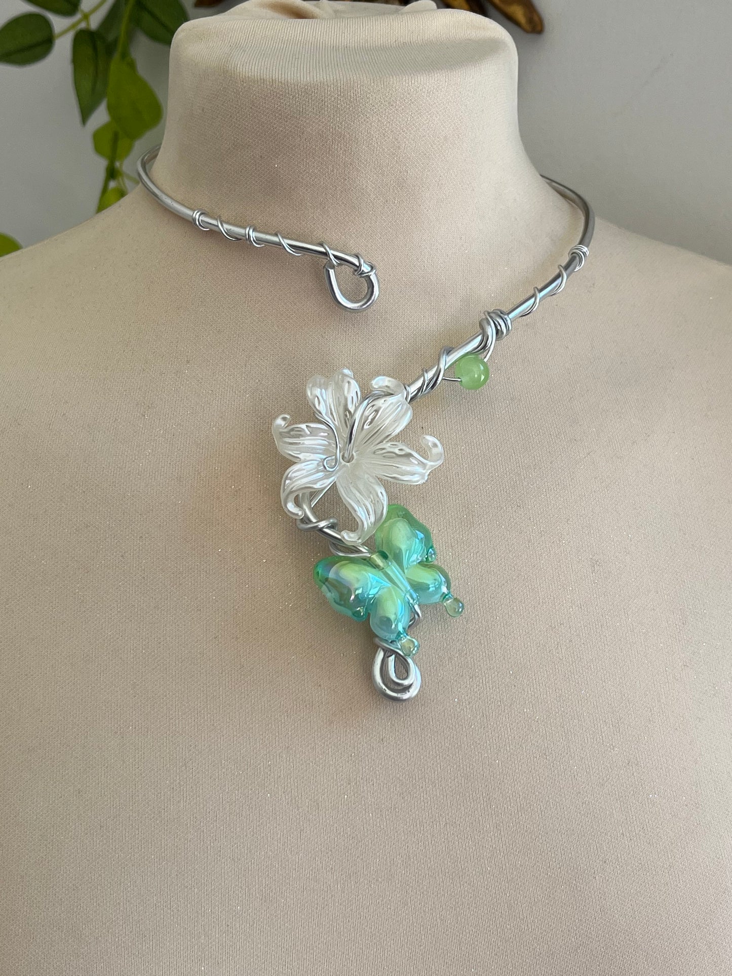 camelia flower green butterfly necklace