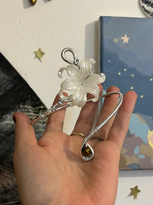 armcuff bead flower