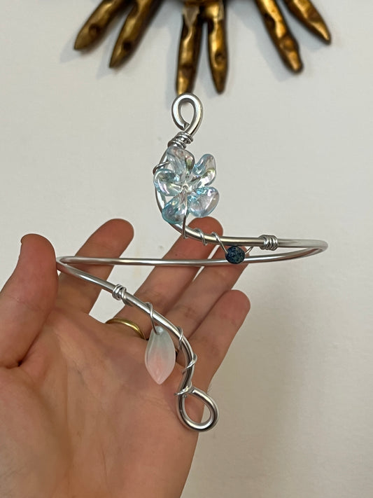 armcuff flower petal