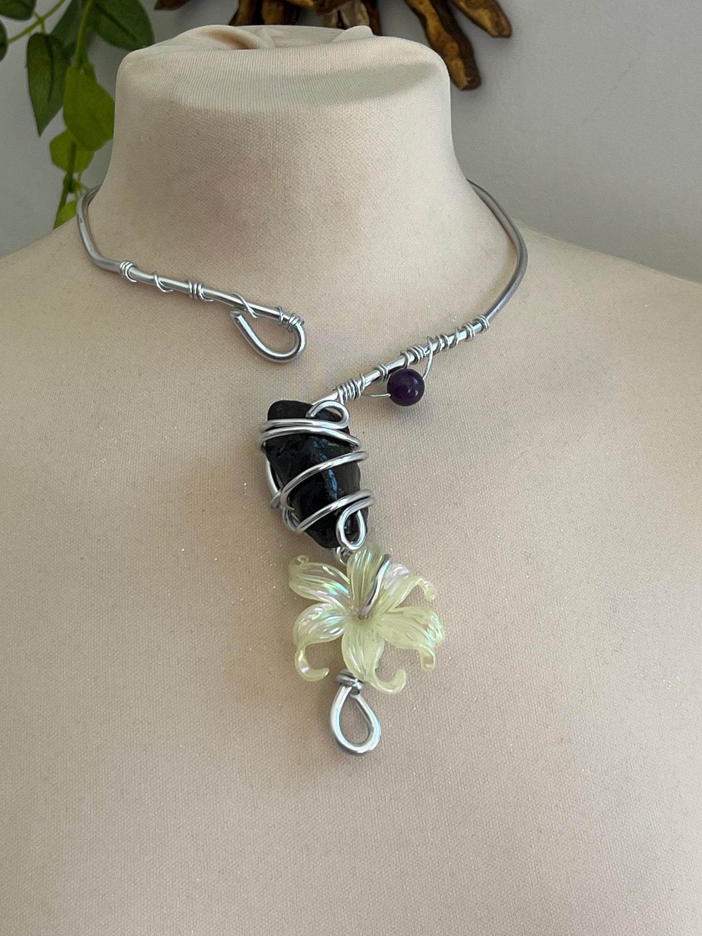 Midnight jasmine flower stone necklace