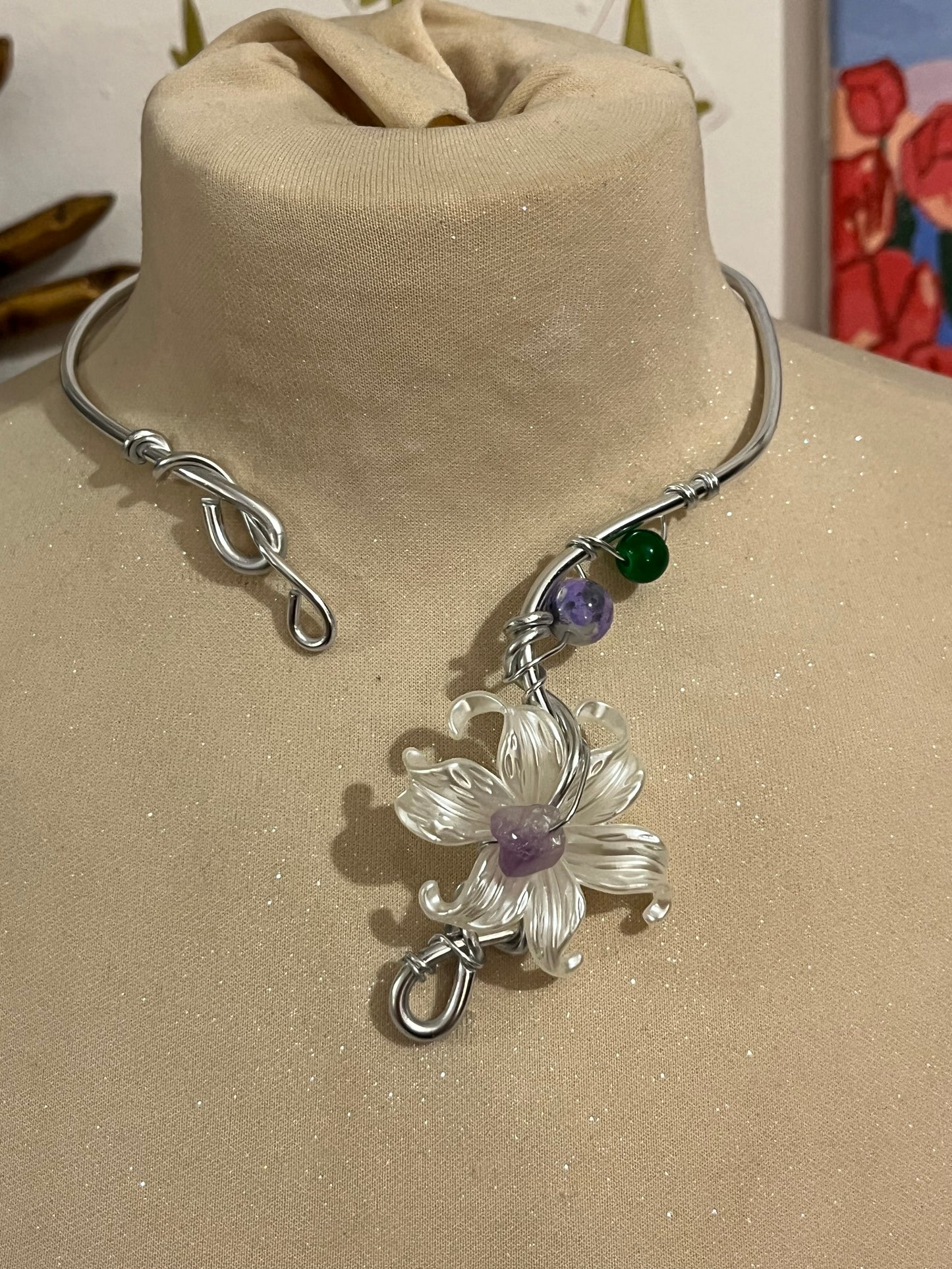 flower bianca necklace ametista