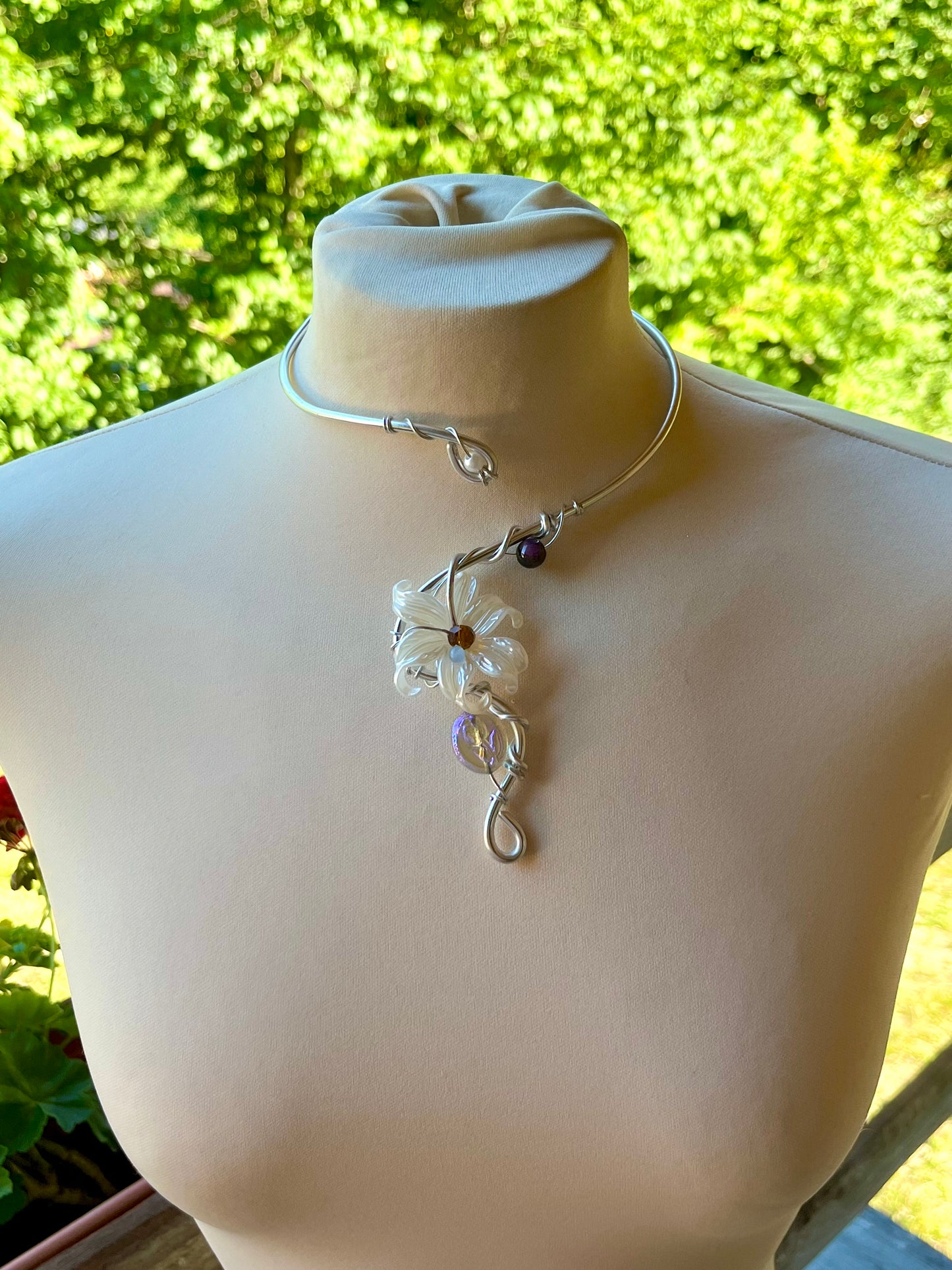 Handmade Silver Color Wire-Wrapped White Floral & Iridescent Drop Choker