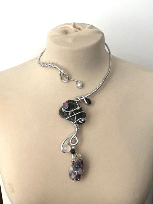 Dewdrop Lily purple necklace