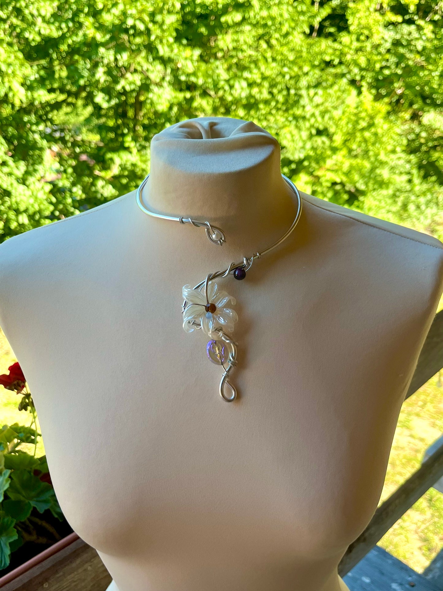 Handmade Silver Color Wire-Wrapped White Floral & Iridescent Drop Choker