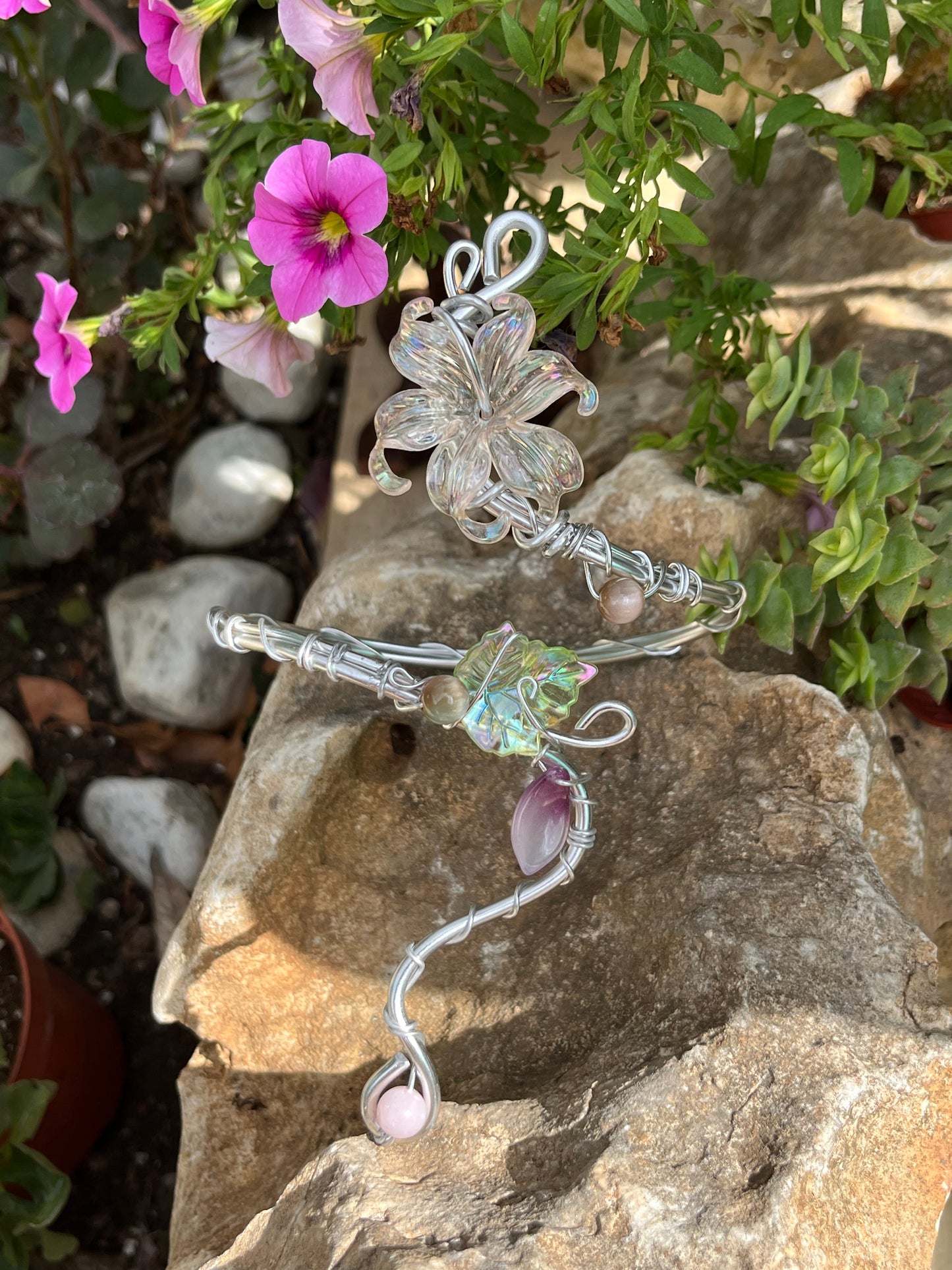 armcuff flower petal